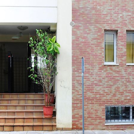 Downtown Central Suite With Private Parking Kalamata Exterior photo