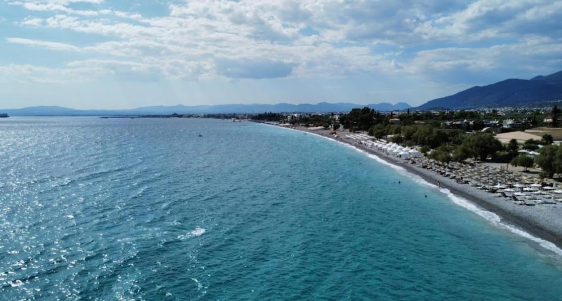 Downtown Central Suite With Private Parking Kalamata Exterior photo