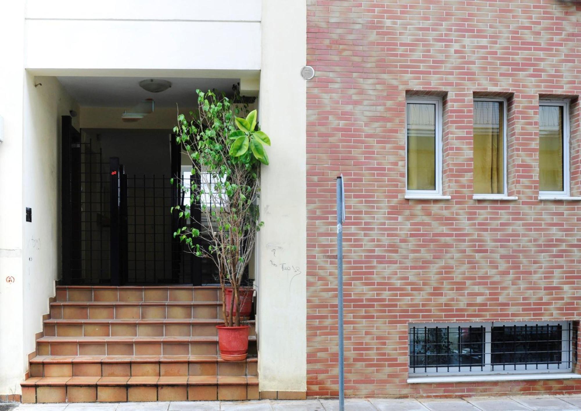Downtown Central Suite With Private Parking Kalamata Exterior photo